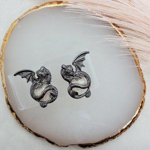 🤑 BUNDLE TO SAVE 🤑 Hot Topic Gunmetal-Tone & Faux Opal Dragon Earrings